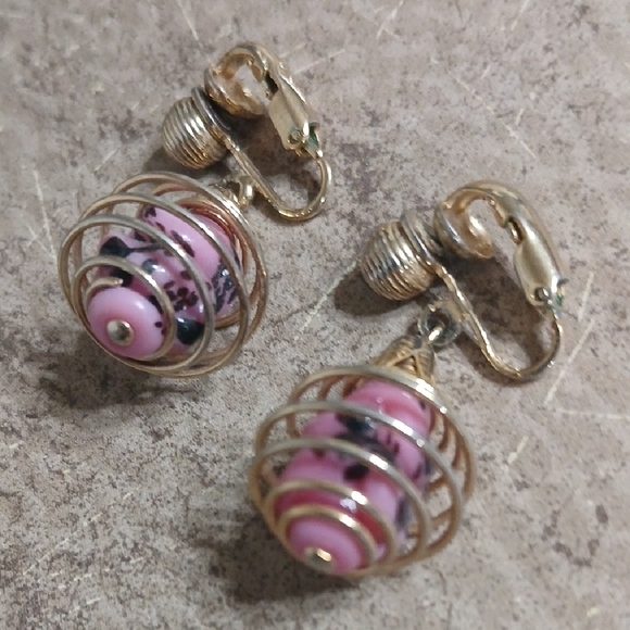 Vintage Stone Swirl Earrings - Picture 4 of 4